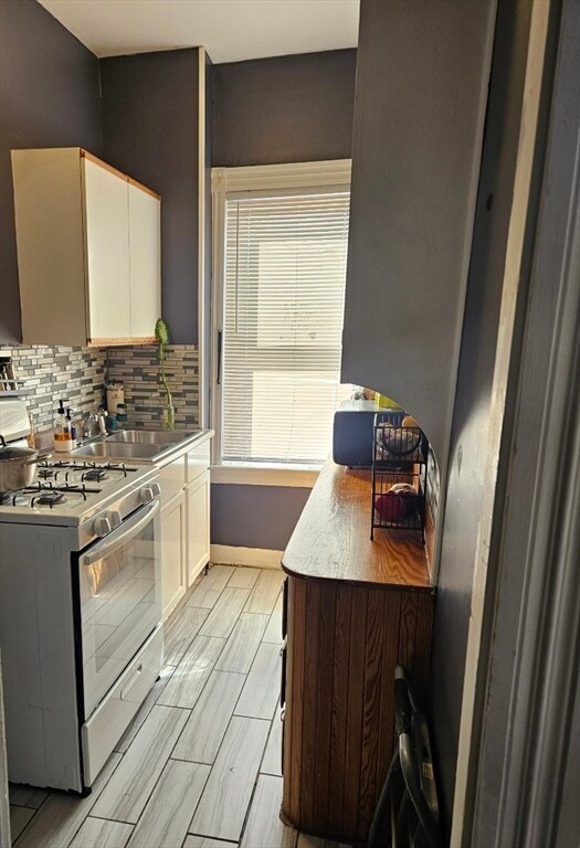 21 Vestal St, Fall River, MA 02720 - photo 4