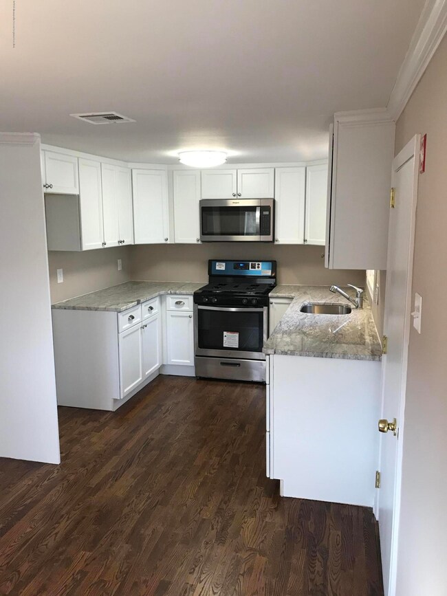 101 8th St, Keansburg, NJ 07734 - photo 4