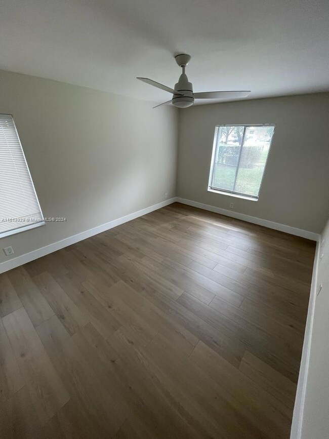 201 Foxtail Dr unit B1, Greenacres, FL 33415 - photo 3