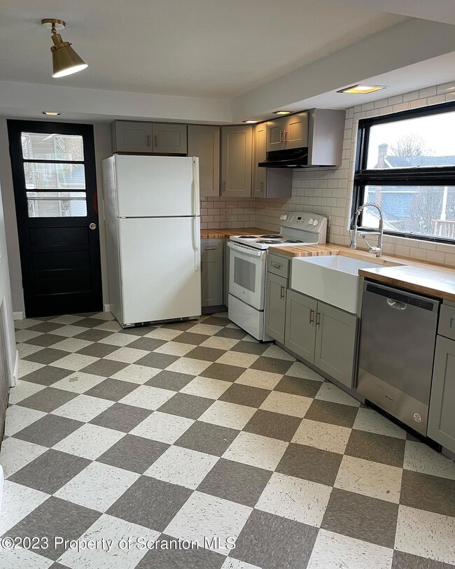 3C783553-1015-4D5D-B2EA-EABAE97BE668