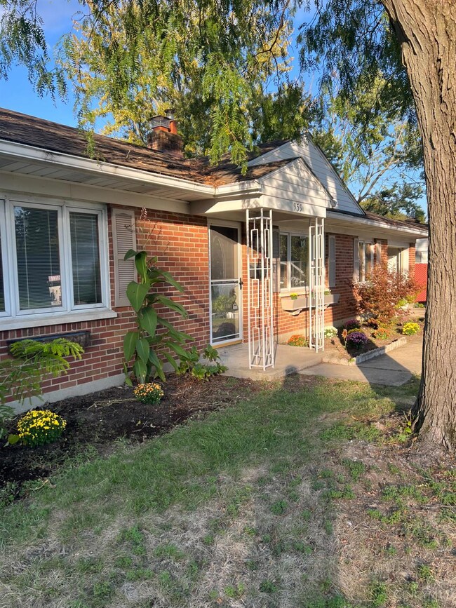 959 Kimberly Dr, Dayton, OH 45429 - photo 2