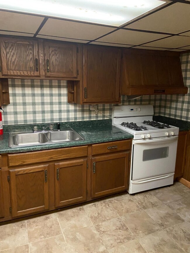 3347 Martha St, Highland, IN 46322 - photo 3