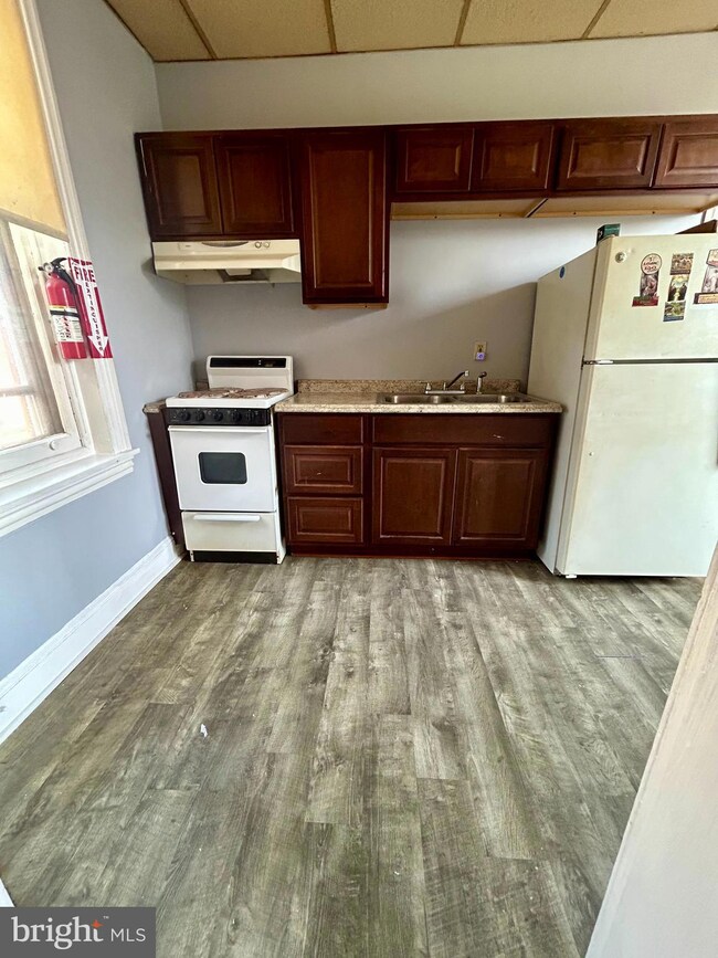 79 N Charlotte St unit 1, Pottstown, PA 19464 - photo 4