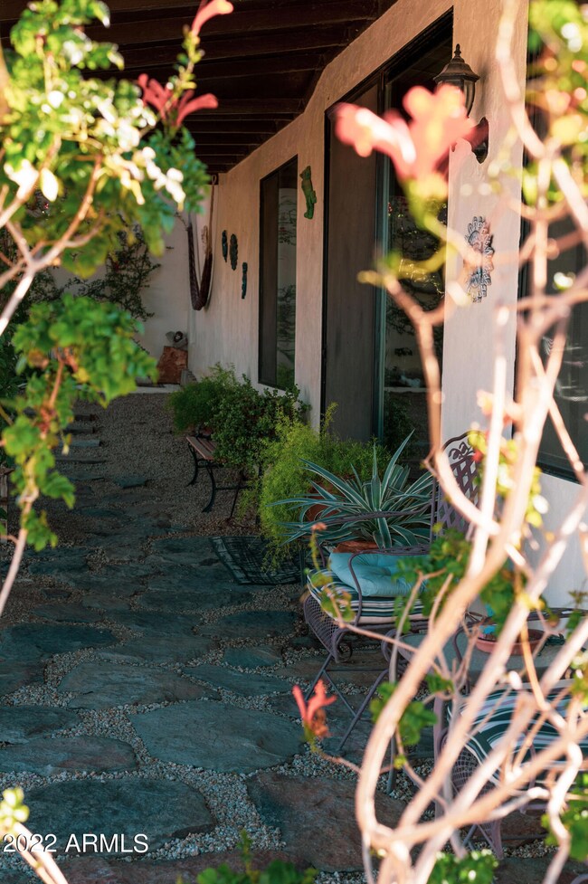 DSC_1124Covered Front Porch