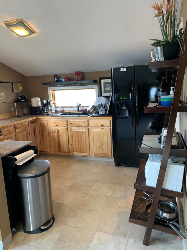 3504 Wyoming Dr unit 3, Anchorage, AK 99517 - photo 3