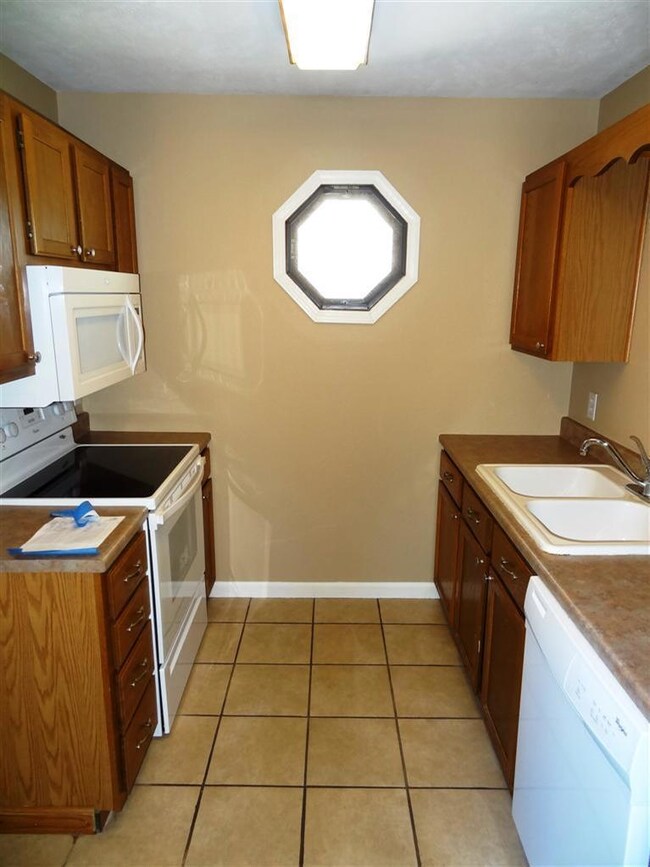 1002 N 41st St, Nixa, MO 65714 - photo 4