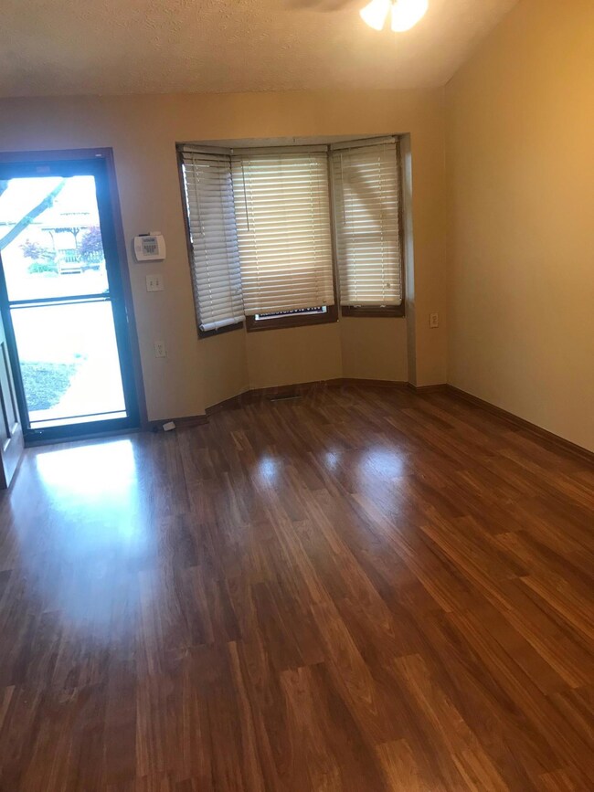 5780 Thada Ln, Columbus, OH 43229 - photo 6