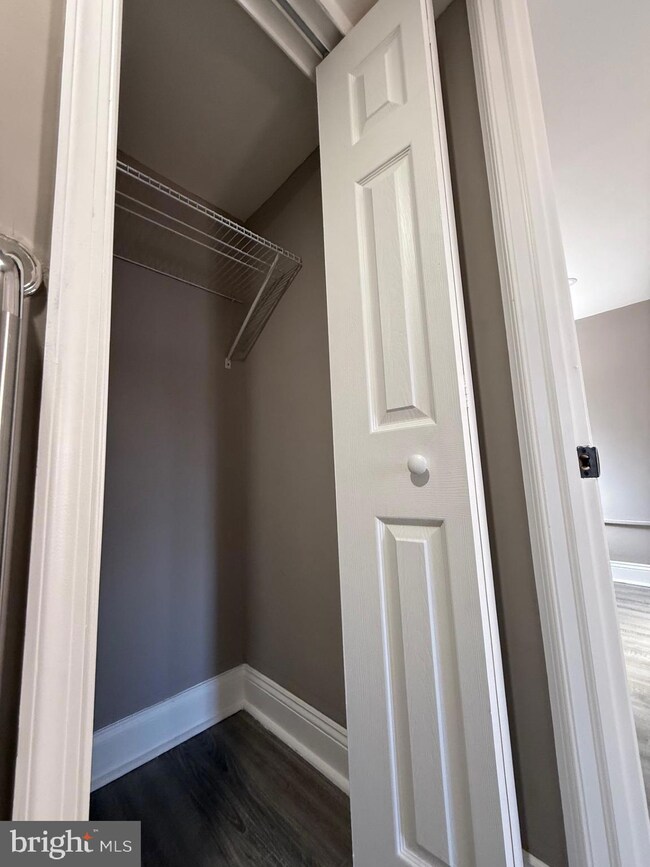 1224 Carlton St, Philadelphia, PA 19107 - photo 4