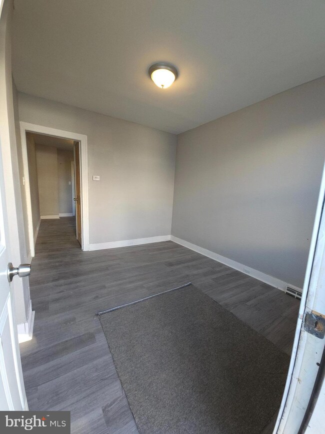 1040 Birch St, Reading, PA 19604 - photo 4