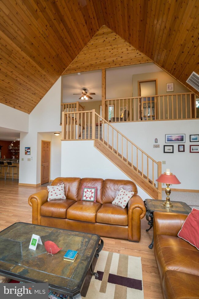 756 Wisteria Ln, Berkeley Springs, WV 25411 - photo 7