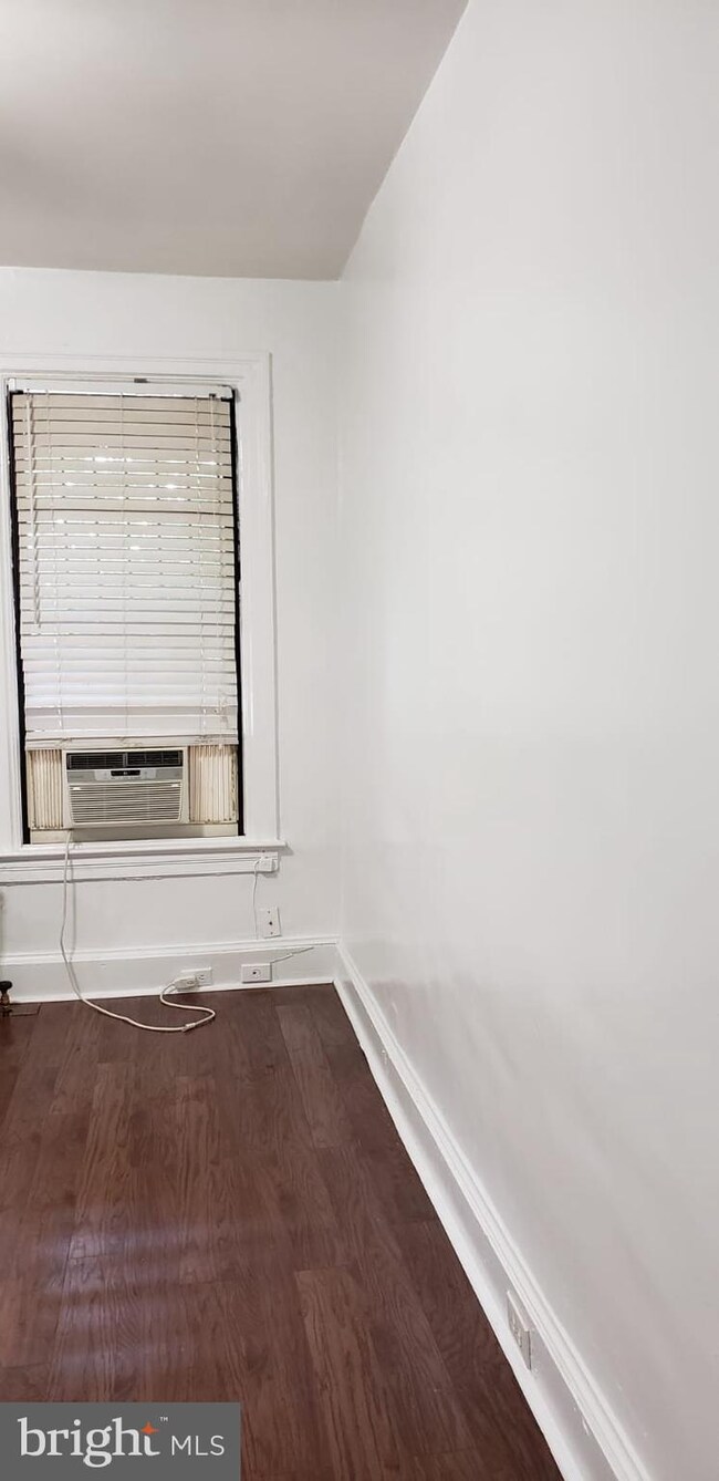 309 R St NW unit 2, Washington, DC 20001 - photo 2