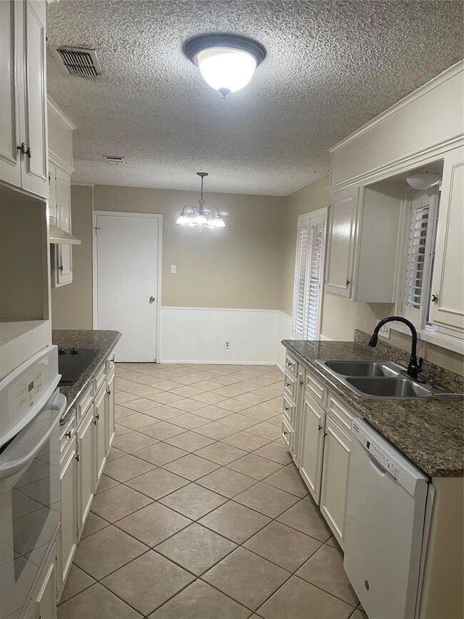 2606 Royal Ln, Granbury, TX 76049 - photo 2