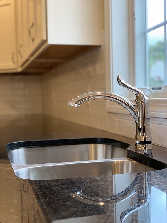 18 Walsh St, Springfield, MA 01109 - photo 5