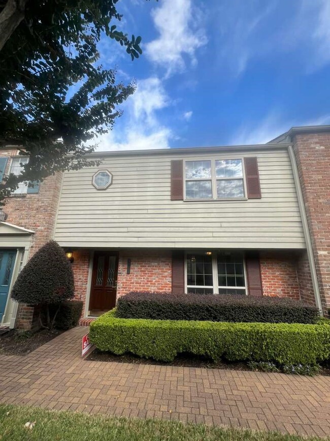 5817 Valley Forge Dr unit 90, Houston, TX 77057 - photo 2