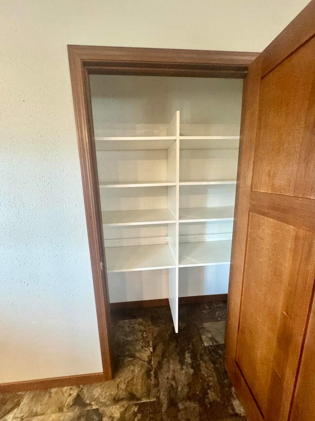 917 W 16th Ave, Mitchell, SD 57301 - photo 6