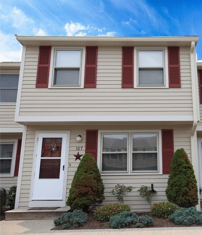 107 Ocean Meadows, Fairhaven, MA 02719 - photo 2