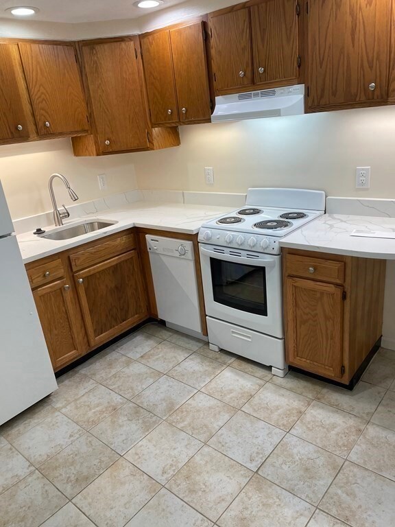 34 Clark St unit 2, Arlington, MA 02476 - photo 6