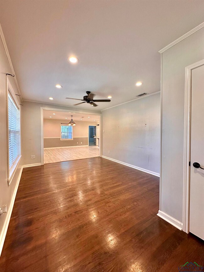 704 Leach St, Kilgore, TX 75662 - photo 6