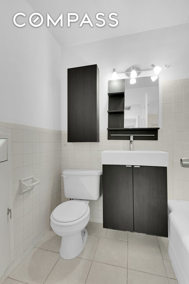 363 E 76th St unit 2D, New York, NY 10021 - photo 7