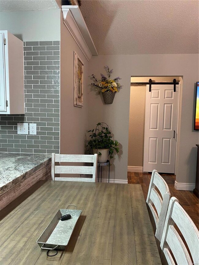 588 Huntleigh Ct, Farmington, MO 63640 - photo 7