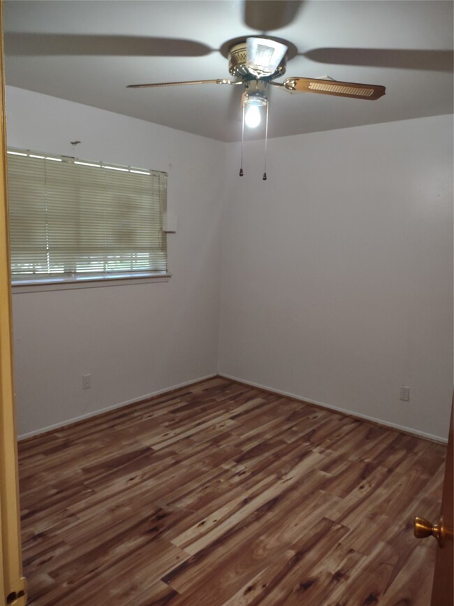 3231 Druid St, Houston, TX 77091 - photo 5