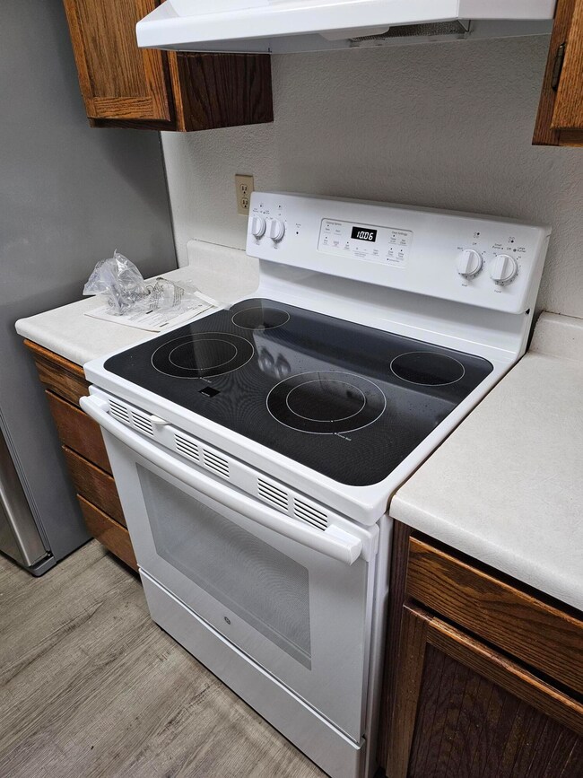 1028 SE Camelot Dr, Grants Pass, OR 97526 - photo 4