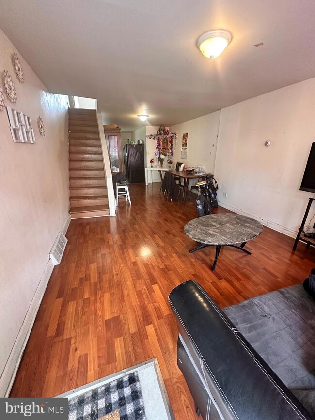 704 Mcclellan St, Philadelphia, PA 19148 - photo 2