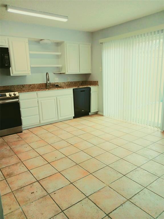 2907 Oak Shadows Cir, Bedford, TX 76021 - photo 6