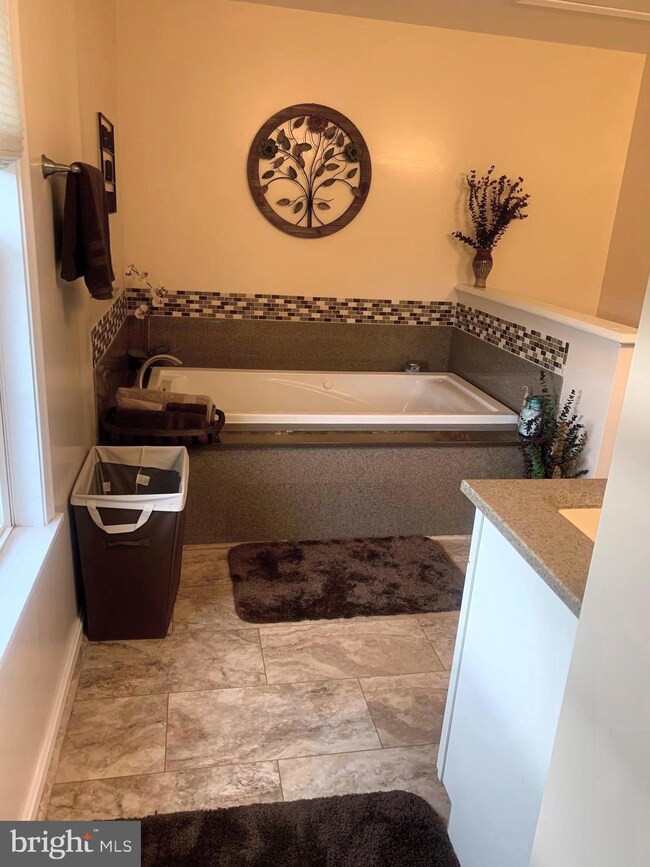 180 Holstein Ln, Toms Brook, VA 22660 - photo 5