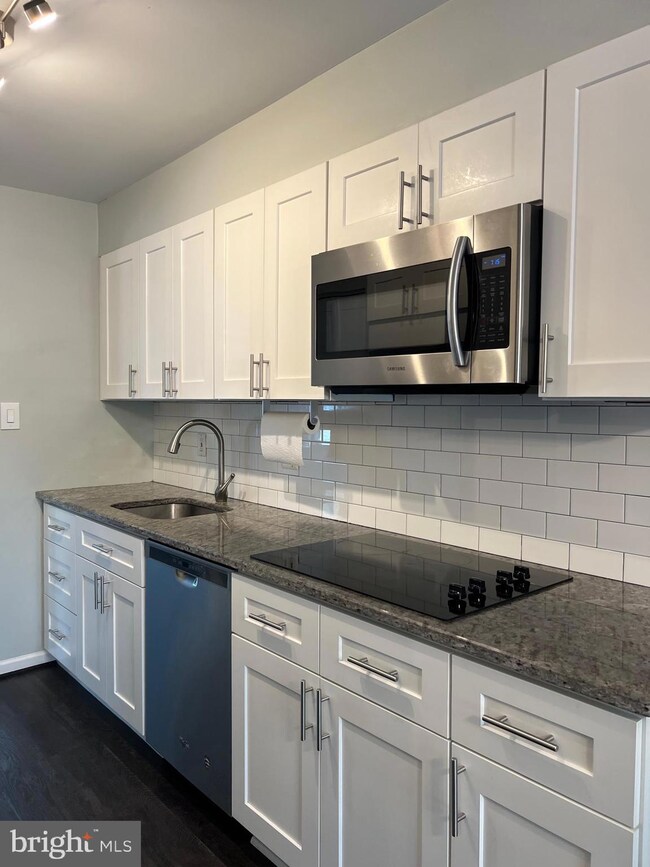 10200 Arizona Cir, Bethesda, MD 20817 - photo 4