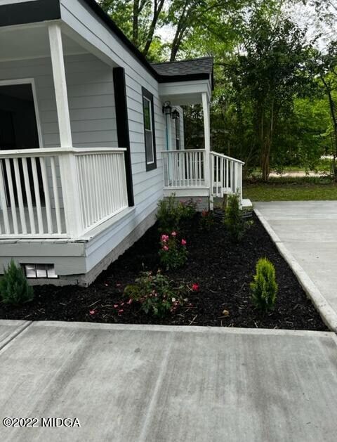 Dewey St front porch