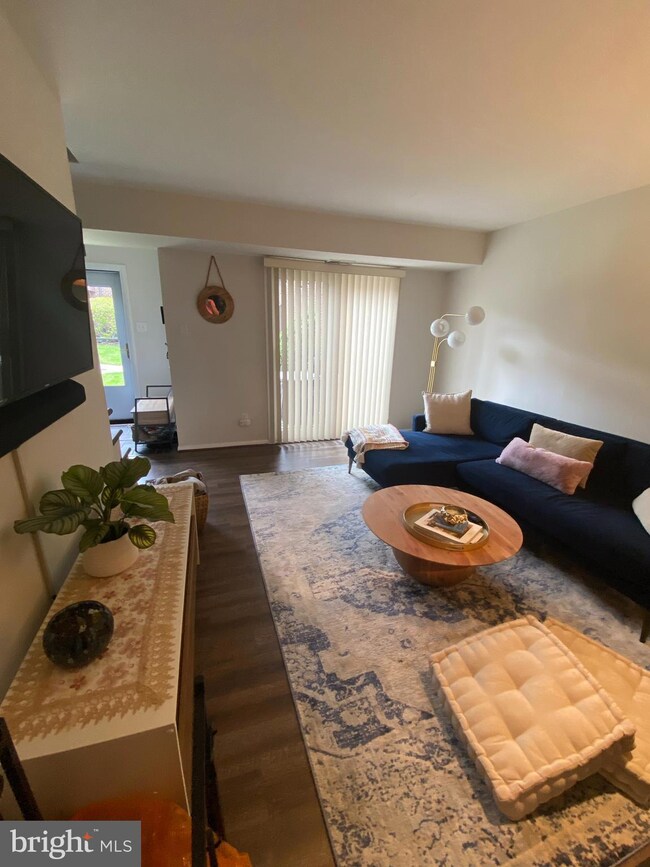 629 Village Heritage unit 629, Ardmore, PA 19003 - photo 6