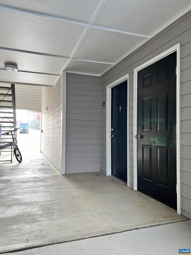135 Yellowstone Dr unit 101, Charlottesville, VA 22903 - photo 4