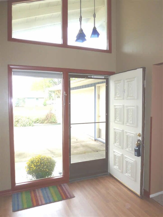 1409 W Buckingham Dr, Muncie, IN 47303 - photo 2