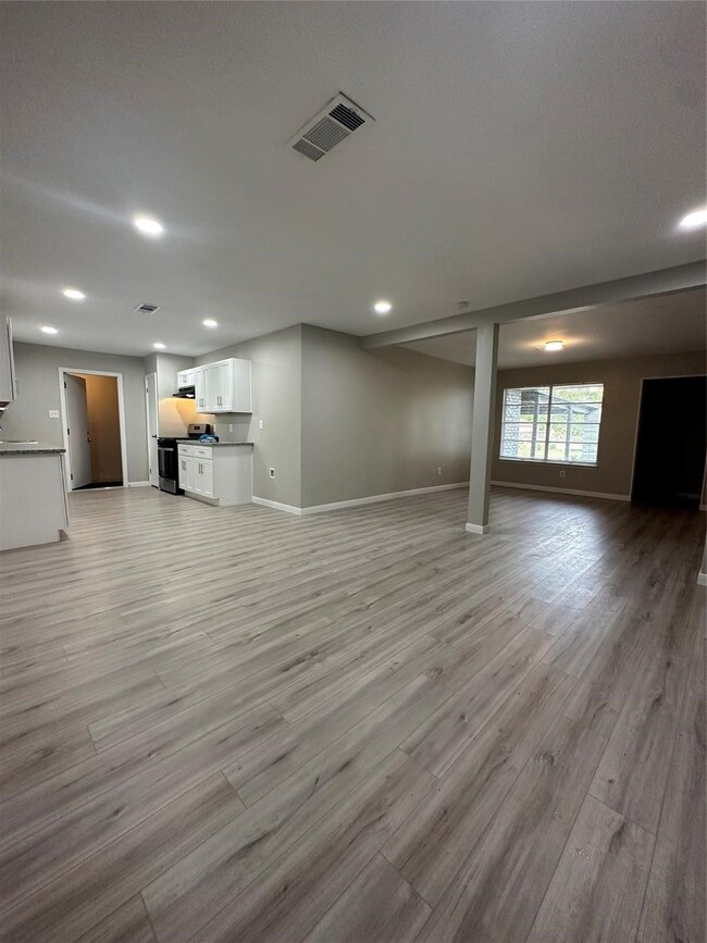 15514 Corsair Rd, Houston, TX 77053 - photo 6