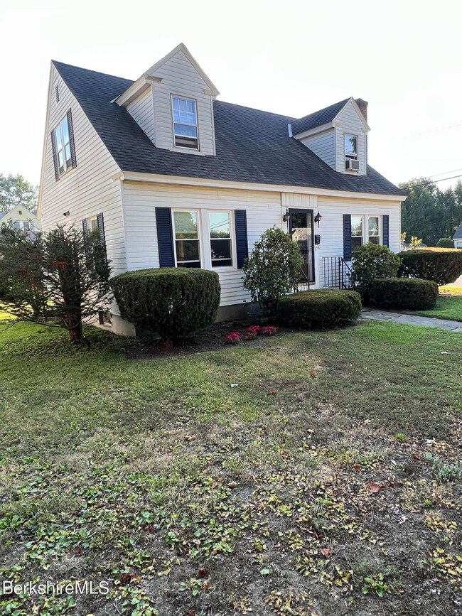 19 New York Ave, Pittsfield, MA 01201 - photo 2