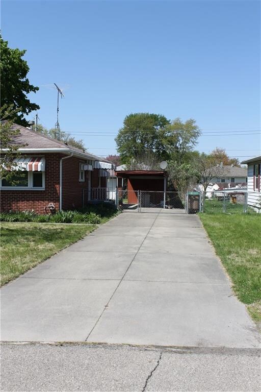3006 13th St, Columbus, IN 47201 - photo 4