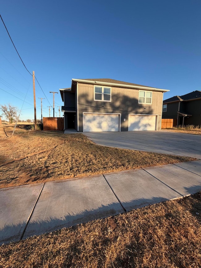 406 N Zenith Ave unit A & B, Lubbock, TX 79403 - photo 2