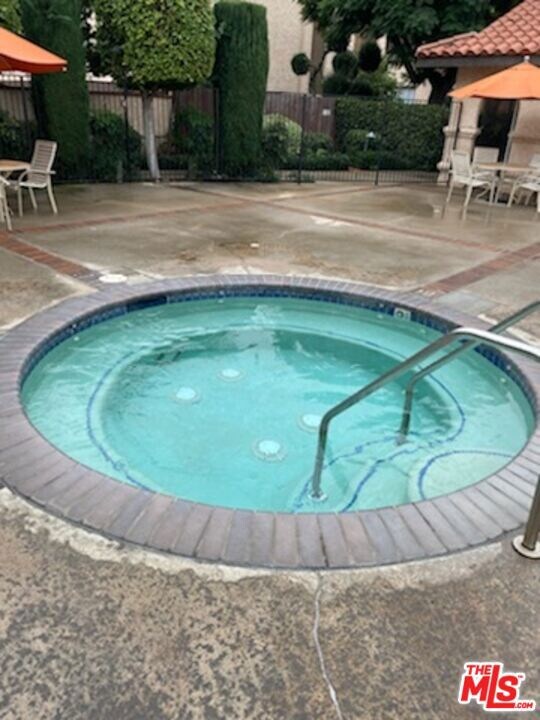 1711 Grismer Ave unit 26, Burbank, CA 91504 - photo 2