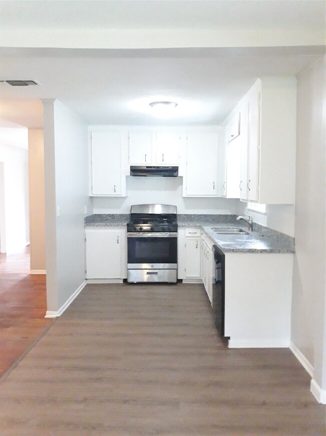 4118 Sayers St, Houston, TX 77026 - photo 4