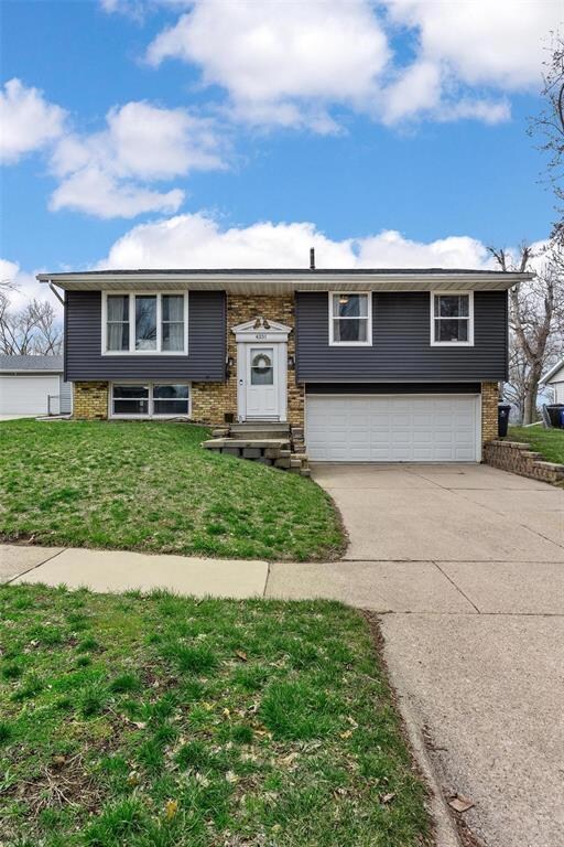 4331 Twin Pine Dr NE, Cedar Rapids, IA 52402 - photo 3