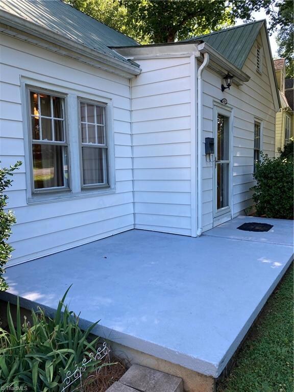 1402 Sunset Dr, Asheboro, NC 27205 - photo 2