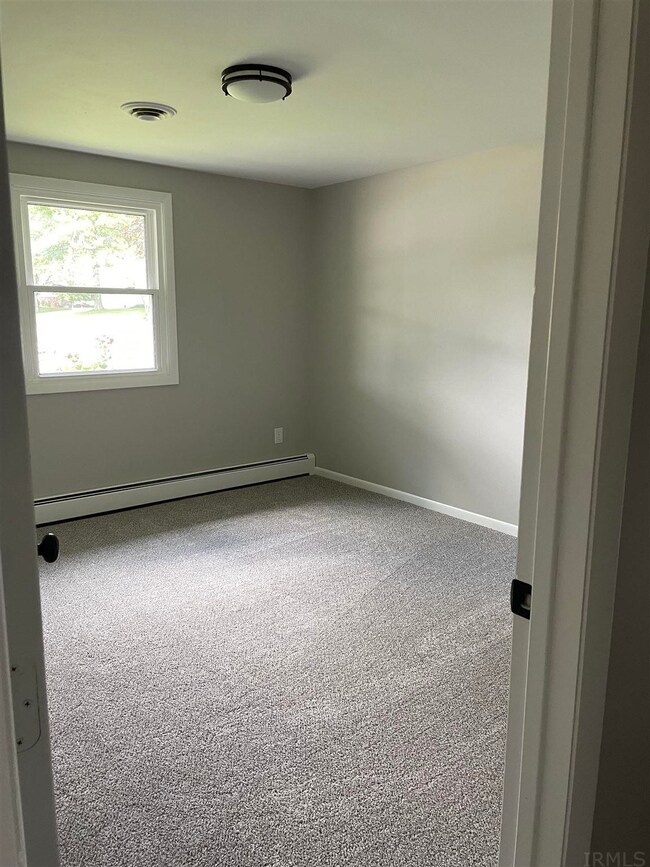 2905 Shalimar Cir, Fort Wayne, IN 46808 - photo 2