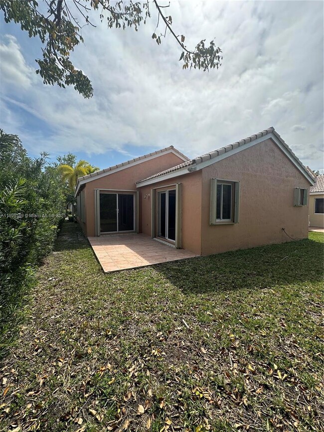 4279 Greenbriar Ln, Weston, FL 33331 - photo 3
