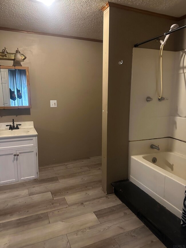 206 E 1st St, Auburn, IN 46706 - photo 6