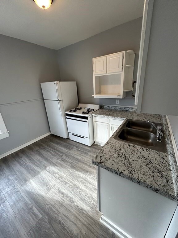 623 Birch St unit 2W, Fall River, MA 02724 - photo 3