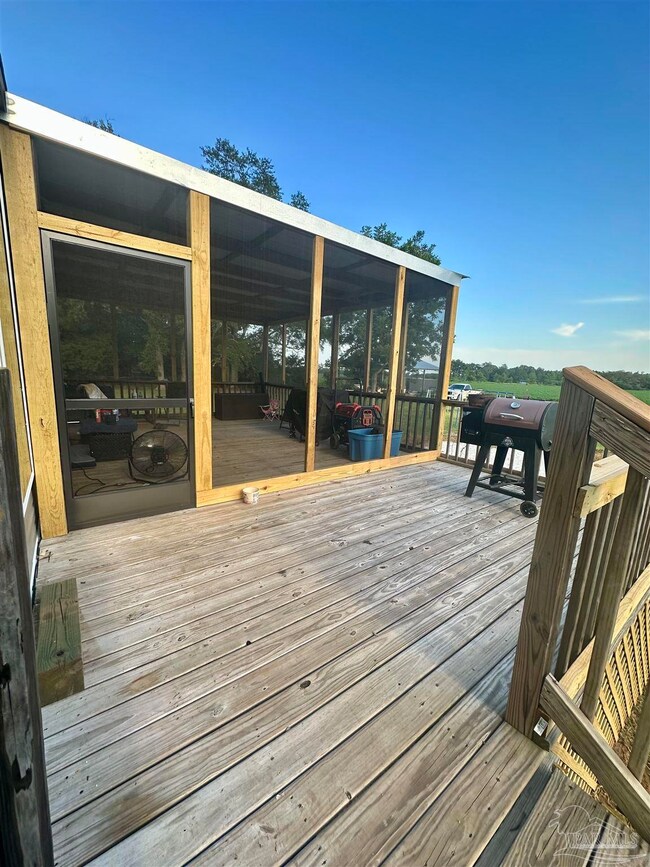15' x 15' Porch with screen enclosure
