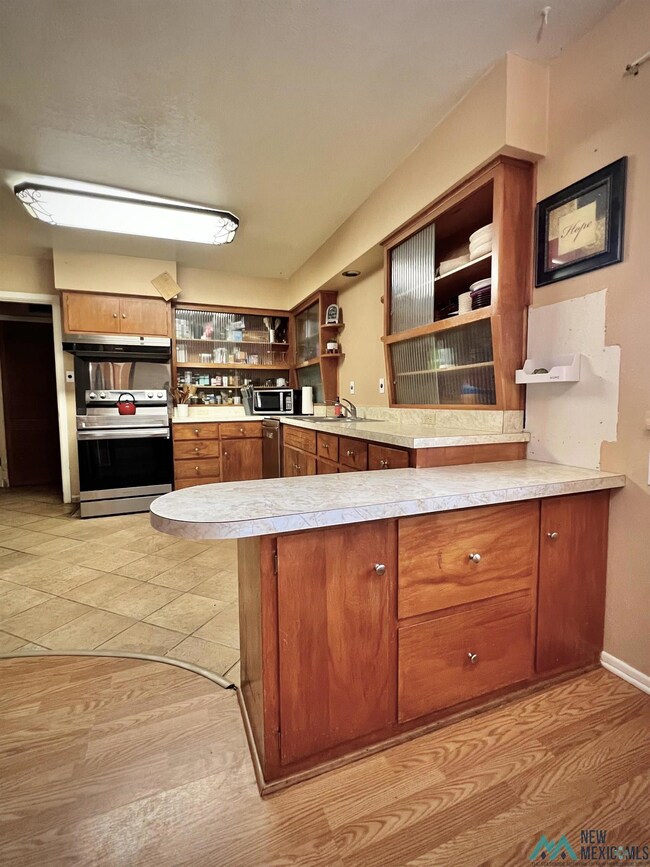 907 N Pecan Dr, Hobbs, NM 88240 - photo 2