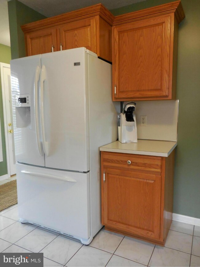 1196 Hollywell Ave, Chambersburg, PA 17201 - photo 4