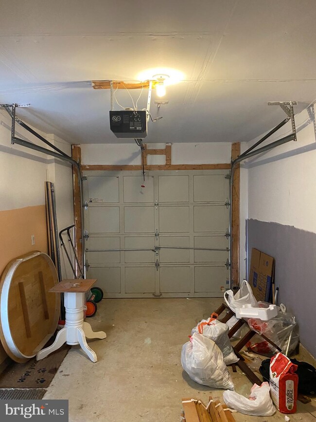 13162 Diamond Mill Dr, Herndon, VA 20171 - photo 4